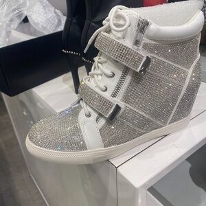 9.5 women’s wedge tennis shoes